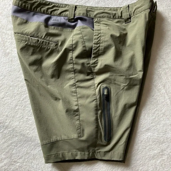 REI Venturi Hiking Shorts - Picture 3 of 10
